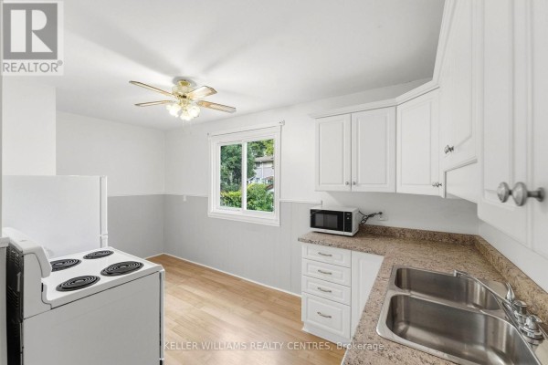 Bedroom 2 - 80 Lyndhurst Street, Brantford, ON N3S4M9 Photo 4
