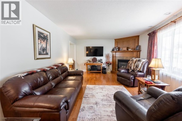 Recreation room - 80 Macnab Street, Lambton Shores, ON N0N1J0 Photo 4