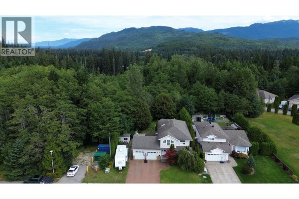 Living room - 80 Smith Street, Kitimat, BC V8C2R5 Photo 2