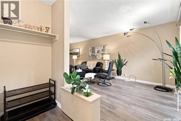 Kitchen - 80 Spence Street, Regina, SK S4S4H4 Photo 3