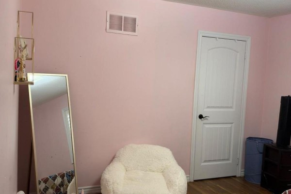 Family room - 80 Summitgreen Crescent, Brampton, ON L6R0T6 Photo 5