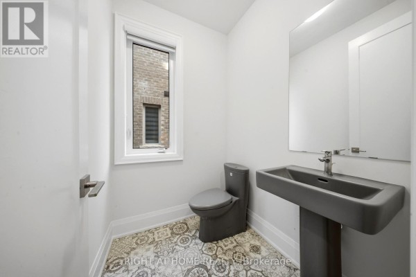 80 Tempel Street, Richmond Hill, ON L4E1K6 Photo 5