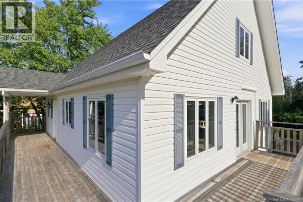 80 Third Avenue, Pointe Du Chene, NB, photo 2