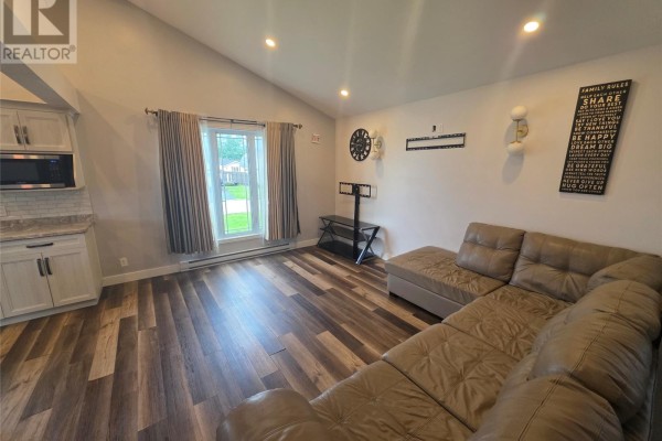 Bath (# pieces 1-6) - 800 Balsam Crescent, Labrador City, NL A2V2N5 Photo 5