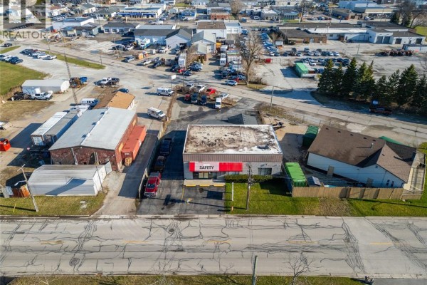 800 Campbell Street, Sarnia, ON, photo 2