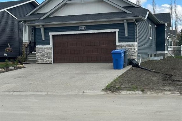 800 Mandalay Link, Carstairs, AB, photo 2