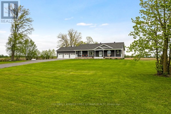 800 Waba Road, Mississippi Mills, ON, photo 2
