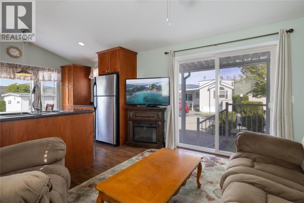 Living room - 8000 Highland Road Unit# 24, Vernon, BC V1B3W5 Photo 5