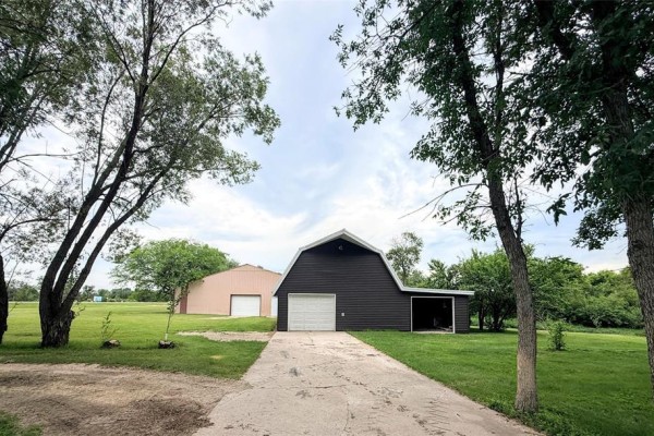 Hobby room - 80043 34 Path, Gladstone, MB R0J0T0 Photo 2