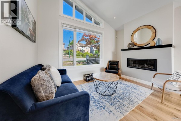 8008 13th Avenue, Burnaby, BC V3N2G2 Photo 2