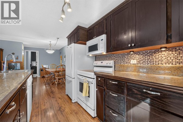 Laundry room - 8008 Victoria Road, Summerland, BC V0H1Z2 Photo 5