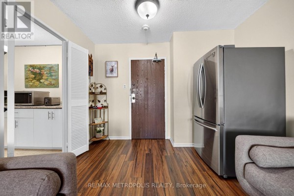 801 - 1210 Radom Street, Pickering, ON L1W2Z3 Photo 3