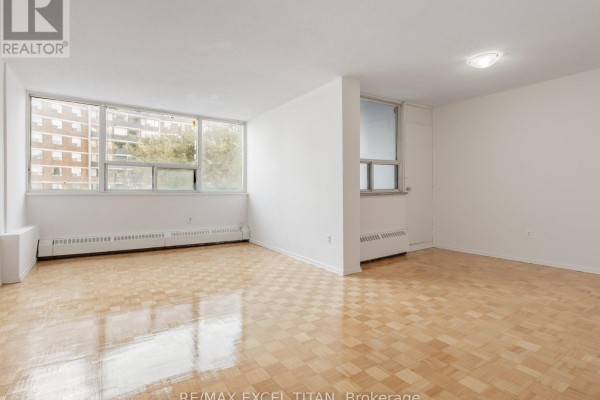 801 - 1385 Midland Avenue, Toronto, ON M1P3B8 Photo 4