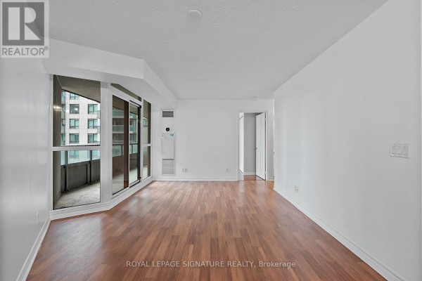 801 - 19 Grand Trunk Crescent, Toronto, ON, photo 2