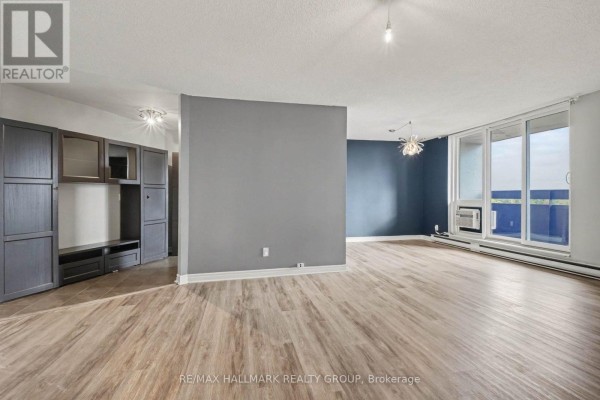 801 - 2020 Jasmine Crescent, Ottawa, ON K1J8K5 Photo 3