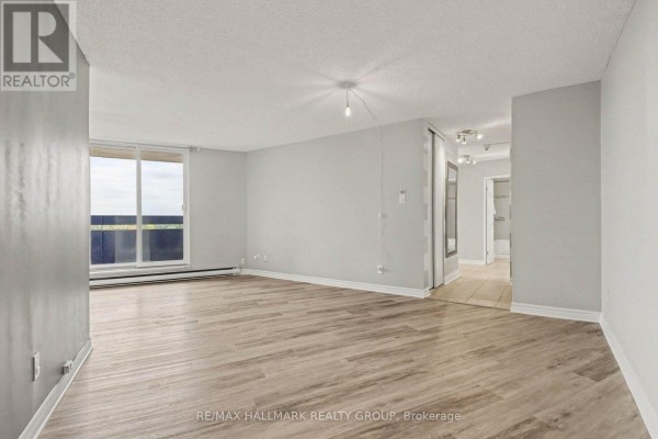 801 - 2020 Jasmine Crescent, Ottawa, ON K1J8K5 Photo 4