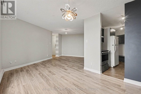 801 - 2020 Jasmine Crescent, Ottawa, ON K1J8K5 Photo 5