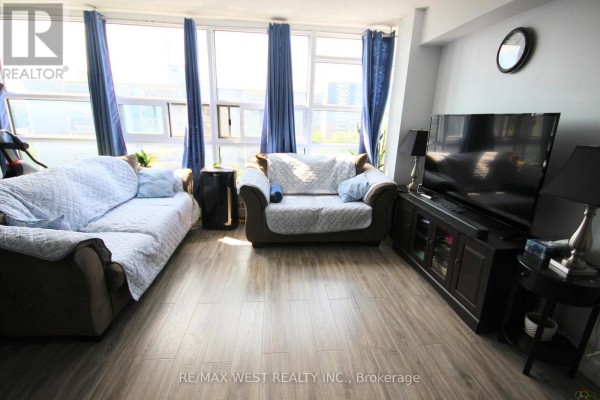 801 - 3380 Eglinton Avenue E, Toronto, ON, photo 3