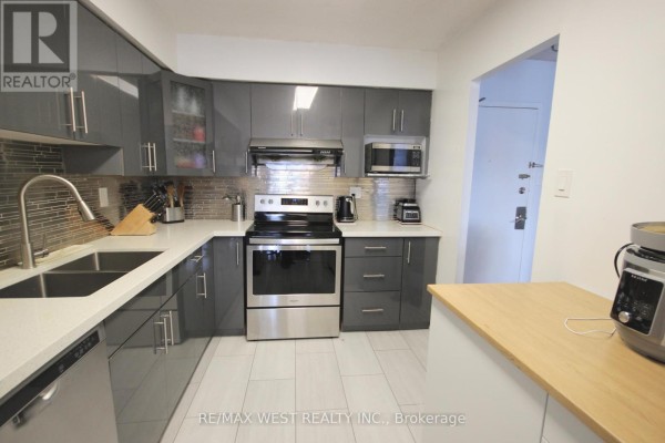 Primary Bedroom - 801 - 3380 Eglinton Avenue E, Toronto, ON M1J3L6 Photo 4