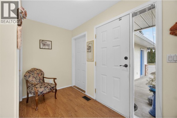 Bedroom - 801 20th Street Ne Unit# 4, Salmon Arm, BC V1E2R7 Photo 5