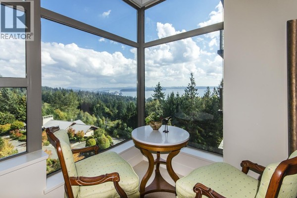 801 3335 Cypress Place, West Vancouver, BC V7S3J8 Photo 2