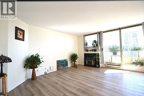 801 738 Farrow Street, Coquitlam, BC V3J7V4 Photo 3