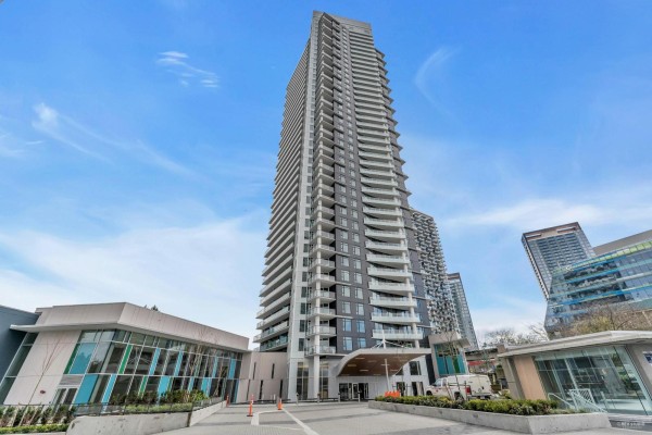 801 9887 Whalley Boulevard, Surrey, BC V3T0P4 Photo 2