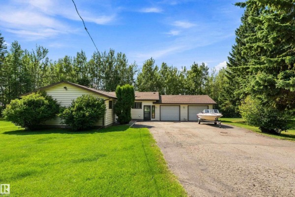 Primary Bedroom - 801 Highland Rd, Rural Wetaskiwin County, AB T0C2C0 Photo 4