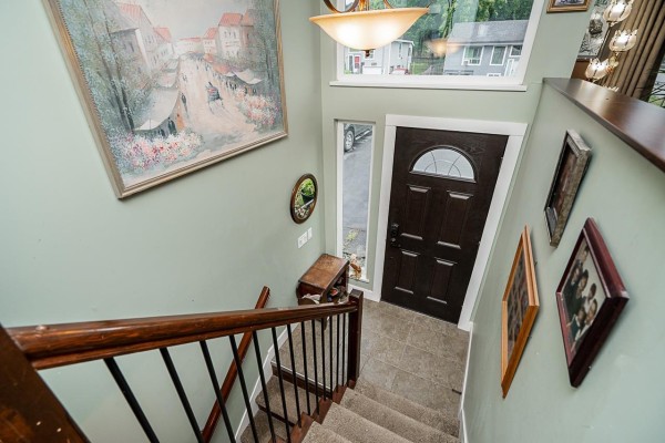 8015 Caribou Street, Mission, BC V2V5R1 Photo 5