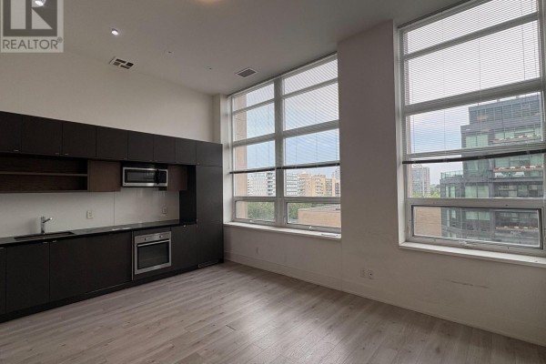 802 - 111 St Clair Avenue W, Toronto, ON, photo 3