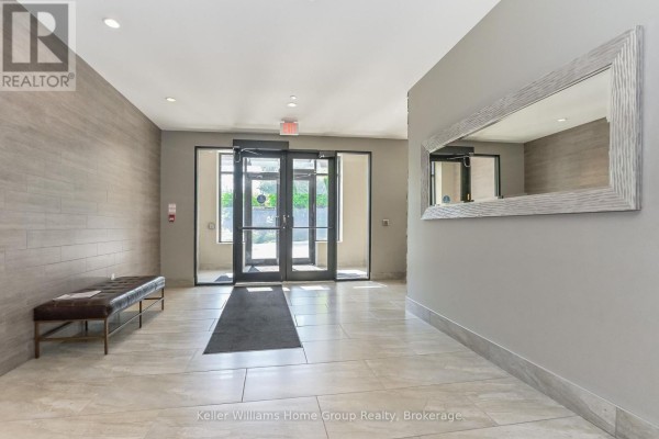 Living room - 802 - 160 Macdonell Street, Guelph, ON N1H0A9 Photo 5