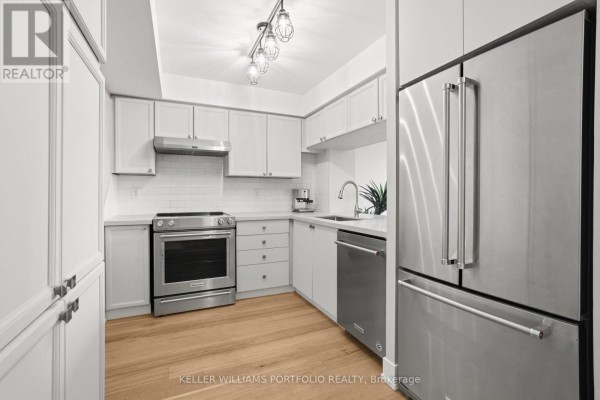 802 - 190 Manitoba Street, Toronto, ON, photo 2