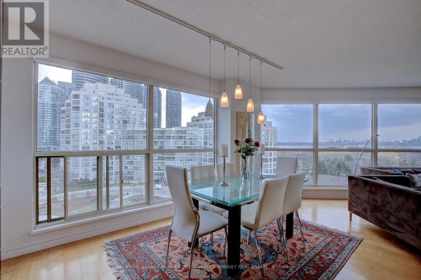 Primary Bedroom - 802 - 2267 Lake Shore Boulevard, Toronto, ON M8V3X2 Photo 4