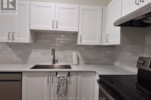 Bedroom 2 - 802 - 250 Scarlett Road, Toronto, ON M6N4X5 Photo 4