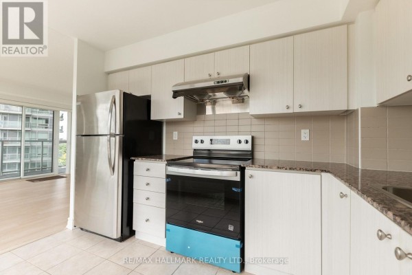 802 - 275 Yorkland Road, Toronto, ON, photo 2
