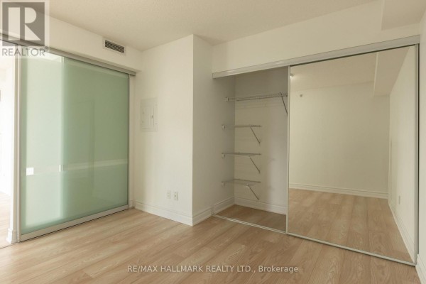 Den - 802 - 275 Yorkland Road, Toronto, ON M2J0B4 Photo 5