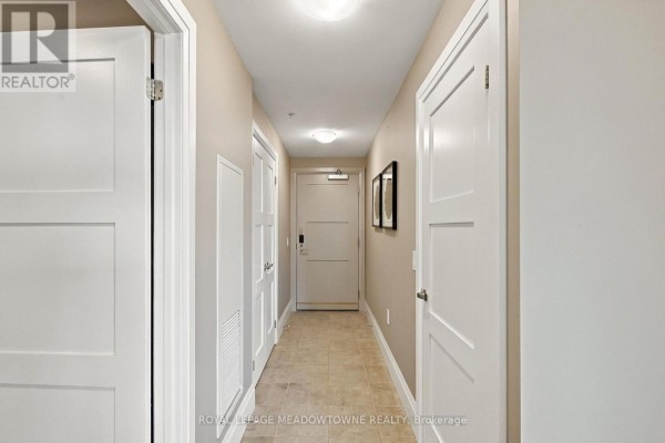 Den - 802 - 73 Arthur Street S, Guelph, ON N1E0S6 Photo 4