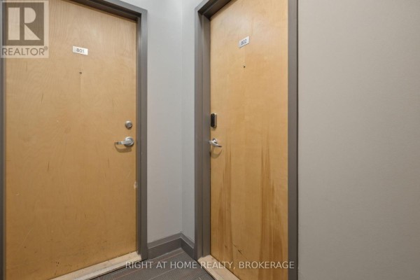 Primary Bedroom - 802 - 8 Wellesley Street E, Toronto, ON M4Y3B2 Photo 4