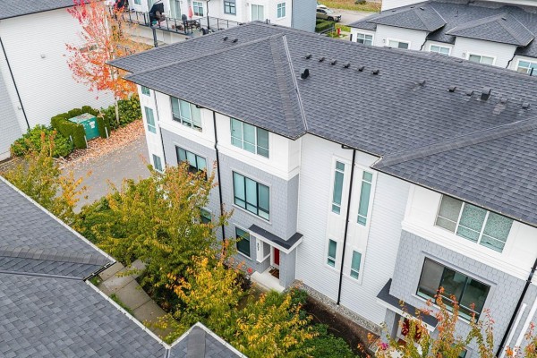 802 18505 Laurensen Place, Surrey, BC V4N6R7 Photo 2