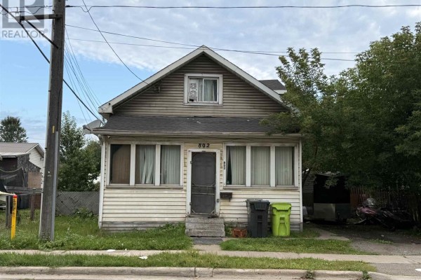 802 Bonney St, Sault Ste  Marie, ON, photo 2