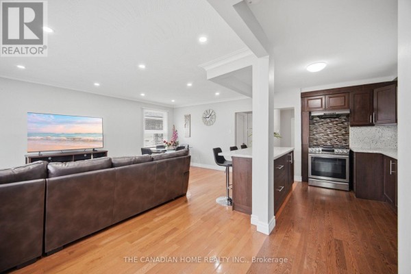 Kitchen - 802 Brimorton Drive, Toronto, ON M1G2S9 Photo 4
