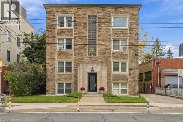 4pc Bathroom - 802 King Street W Unit# 2, Hamilton, ON L8S1K1 Photo 2