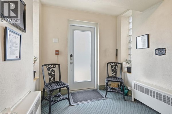Foyer - 802 King Street W Unit# 2, Hamilton, ON L8S1K1 Photo 5