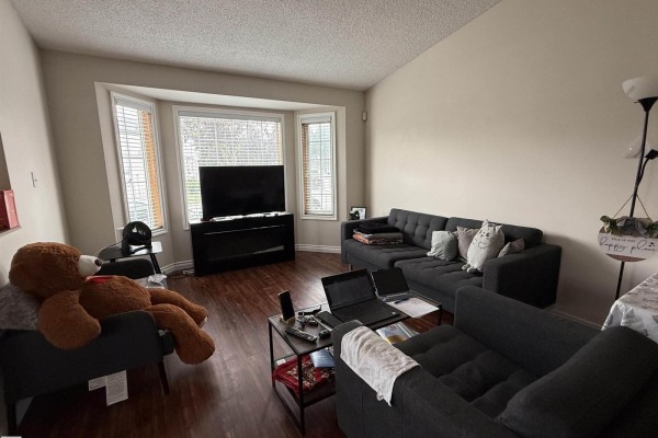 Kitchen - 8025 15a Av Nw, Edmonton, AB T6K4E2 Photo 3