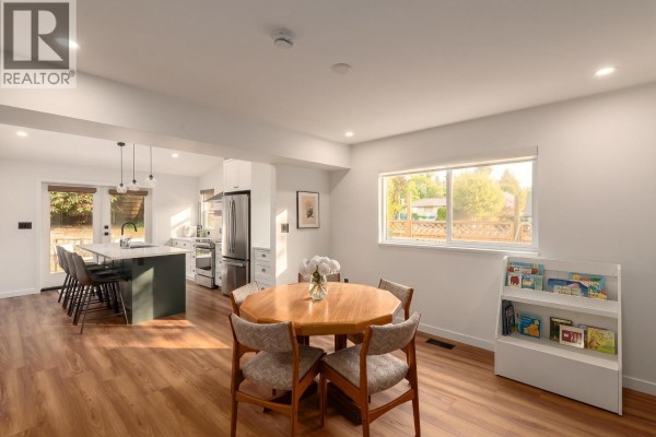 8029 Westlake Street, Burnaby, BC V5A2A9 Photo 5