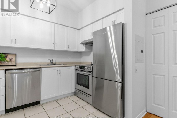 Bedroom - 803 - 120 Lombard Street, Toronto, ON M5C3H5 Photo 4
