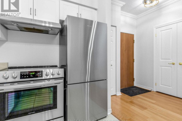 Foyer - 803 - 120 Lombard Street, Toronto, ON M5C3H5 Photo 5