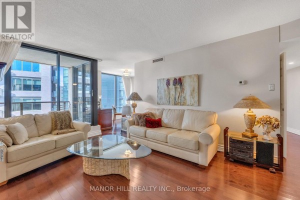 Kitchen - 803 - 1331 Bay Street, Toronto, ON M5R2C4 Photo 5