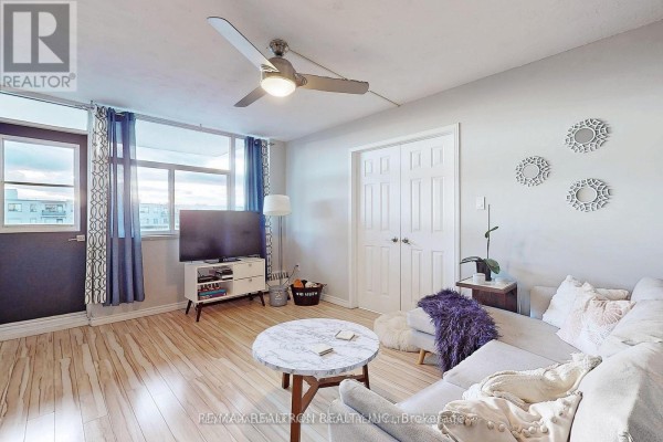 Primary Bedroom - 803 - 2245 Eglinton Avenue E, Toronto, ON M1K2N3 Photo 4