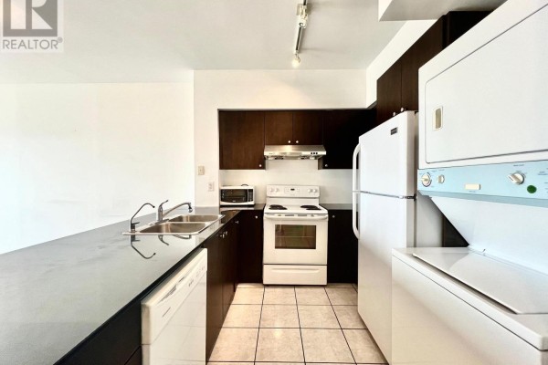 Dining room - 803 - 4600 Steeles Avenue E, Markham, ON L3R5J1 Photo 3